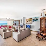 度假居 Oceano Mit Privatem Pool By Interhome *